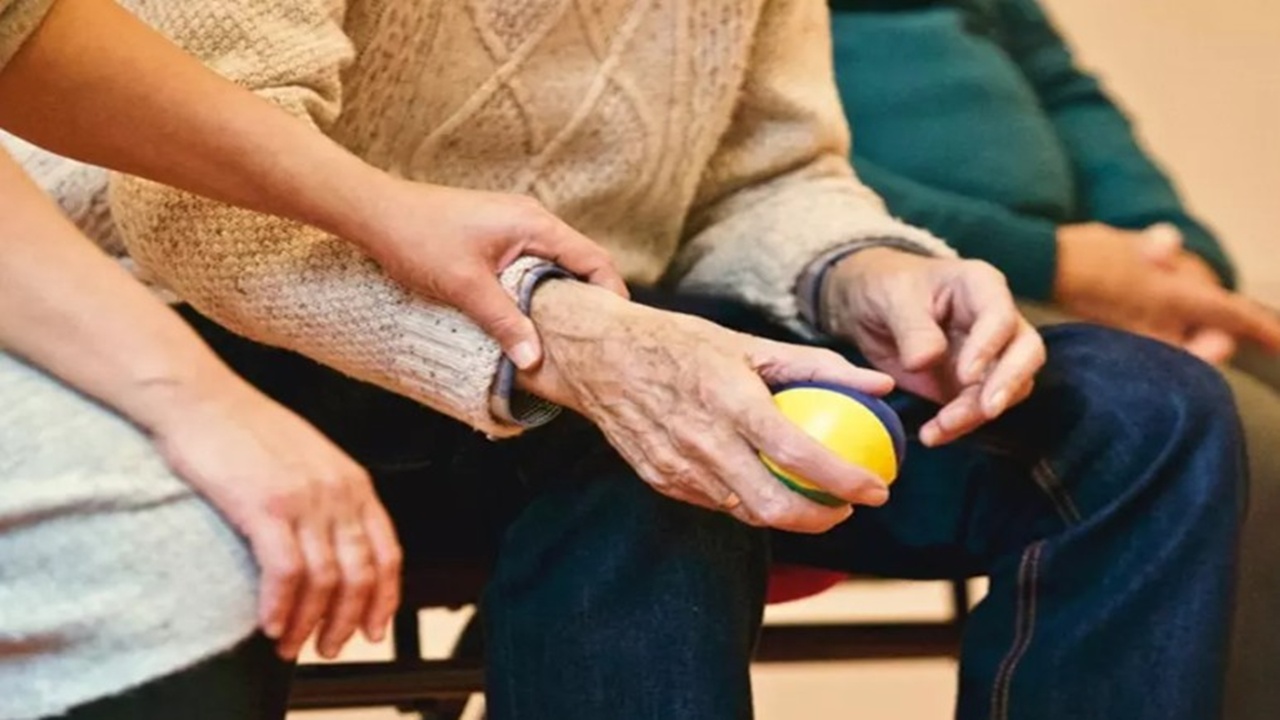 Alzheimer’da bu belirtilere dikkat: Günlük yaşamda küçük değişiklikler habercisi olabilir