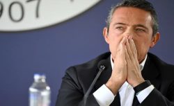 Kadıköy’de Ali Koç’a büyük tepki: Tribünlerden “İstifa” sesleri