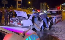Kayseri’de ‘Dur’ ihtarına uymayan sürücü polis aracına çarptı: 2 polis yaralı