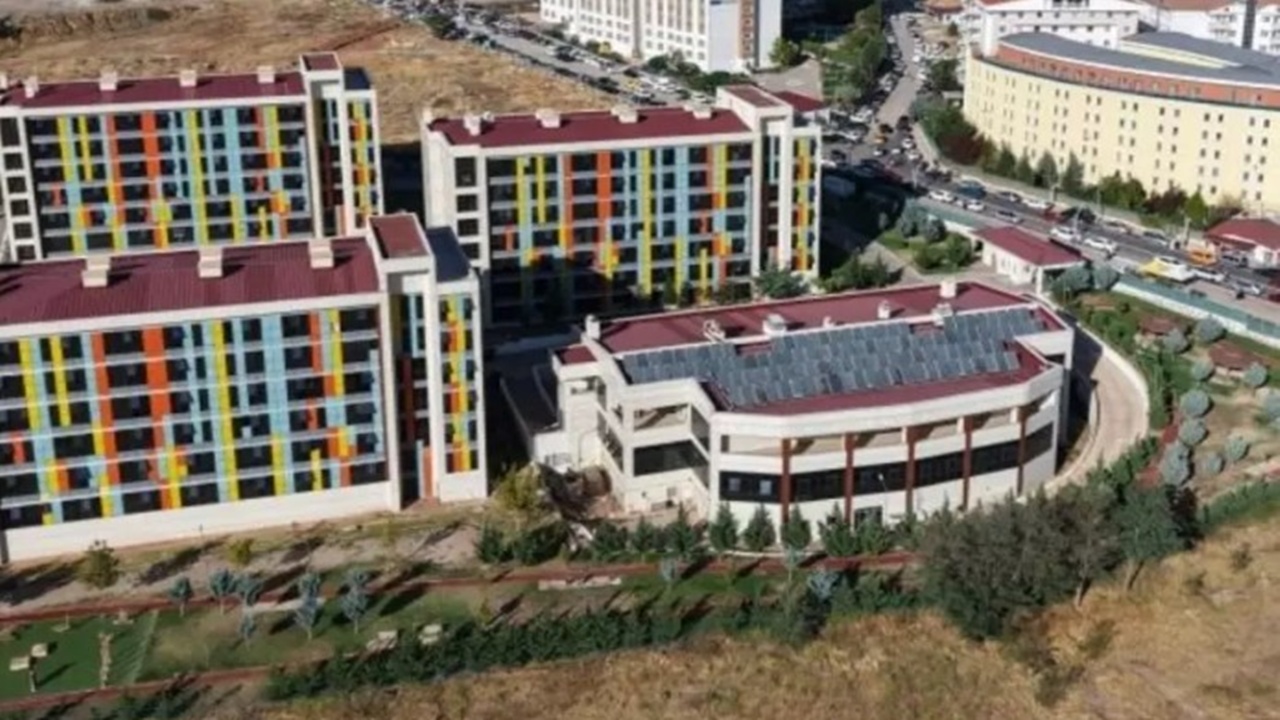 Üniversite öğrencileriyle birlikte ilçe nüfusu ikiye katlandı