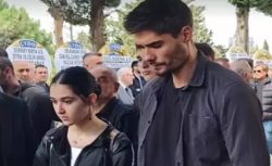 Barış Murat Yağcı, annesi Arzu Ernak’ı son yolculuğuna uğurladı