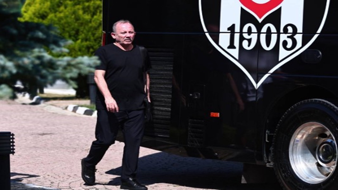 Beşiktaş kadrosunu genişletiyor! Fenerbahçeli oyuncuyu istiyorlar