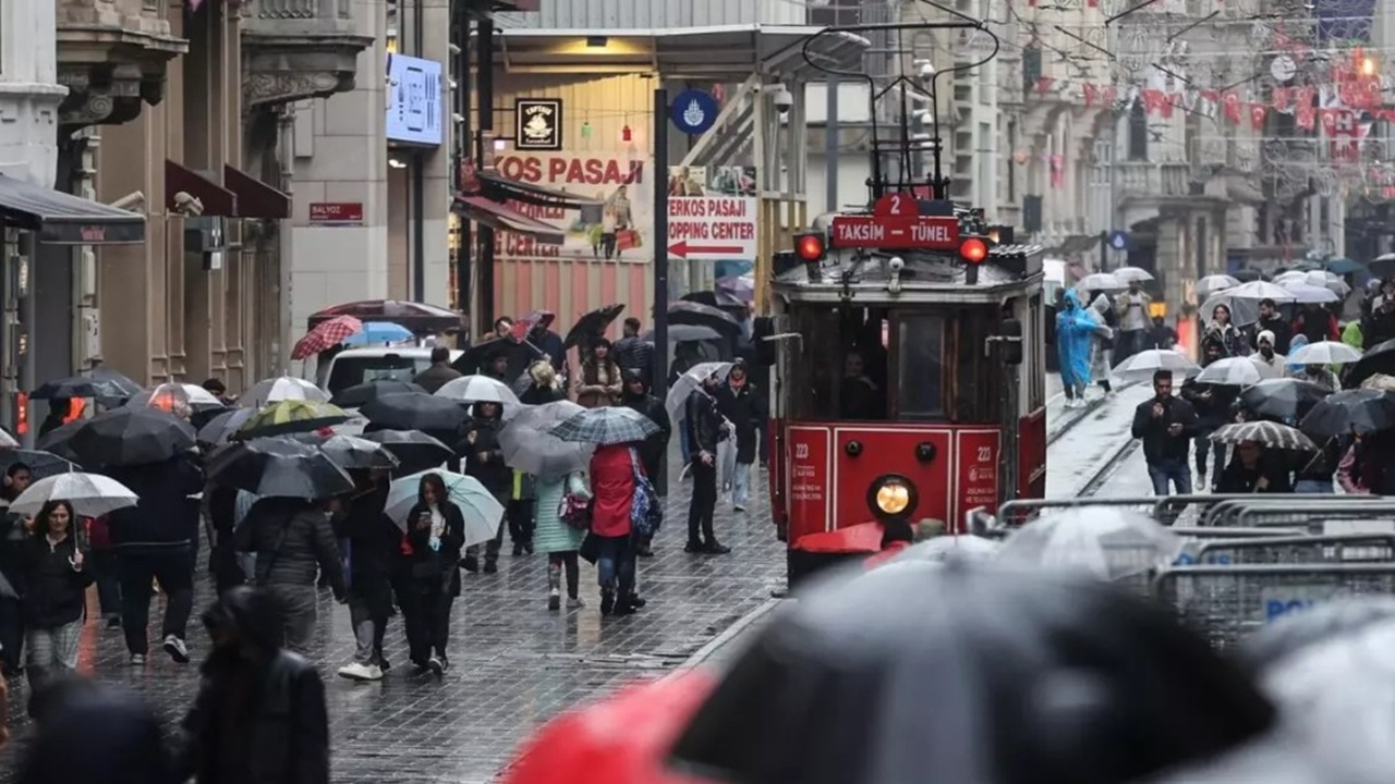 İstanbullular dikkat! Fırtına geliyor, eve erken dönün!