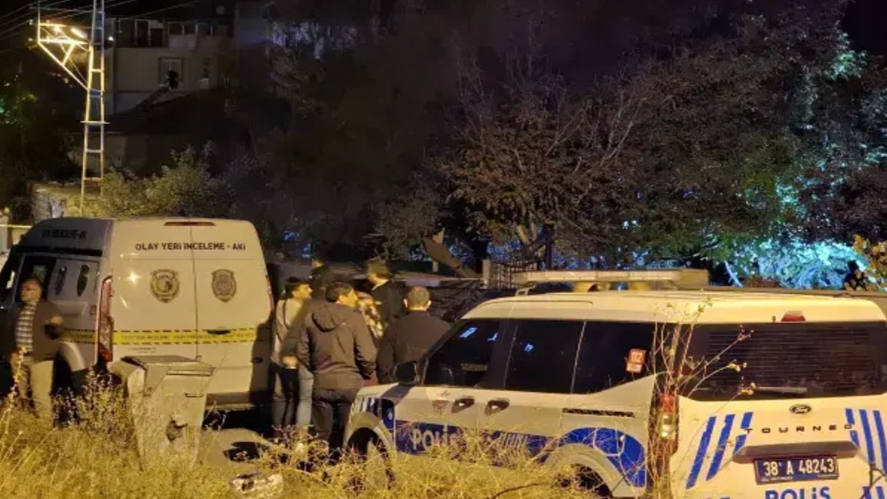 Kayseri’de dehşet: Karı koca cami çıkışı evlerinin önünde silahla öldürüldü