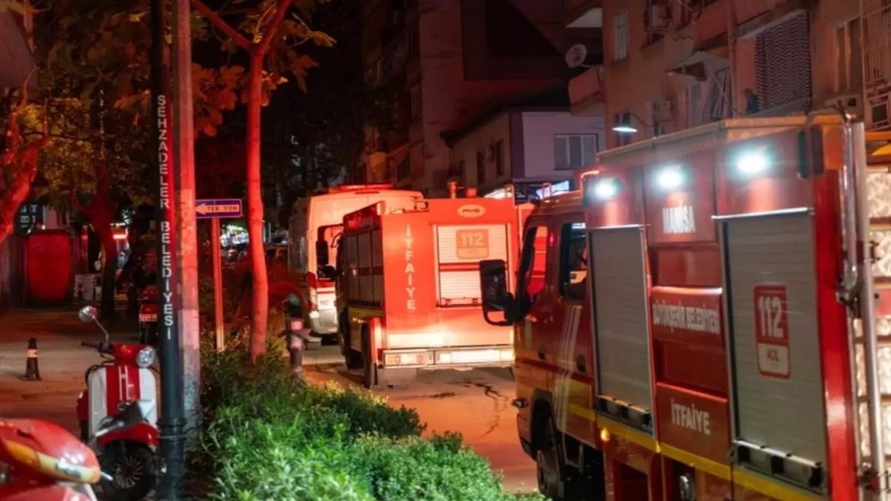 Manisa’da eşinin şikayeti sonrası evi ateşe verdi: 3 kişi hastaneye kaldırıldı