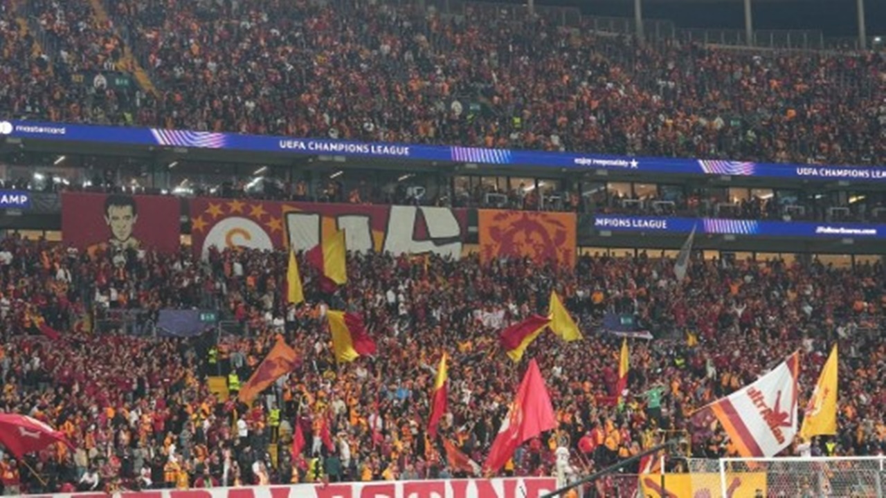 Mohammed Salah Galatasaray taraftarının yaptıklarına hayran kaldı
