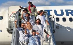 Sumud Filosu’ndaki Türkler vatan toprağına ayak bastı