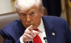 Trump’tan Çin’e sert tehdit: “Anlaşmazlarsa yüzde 150 gümrük vergisi ödeyecekler”