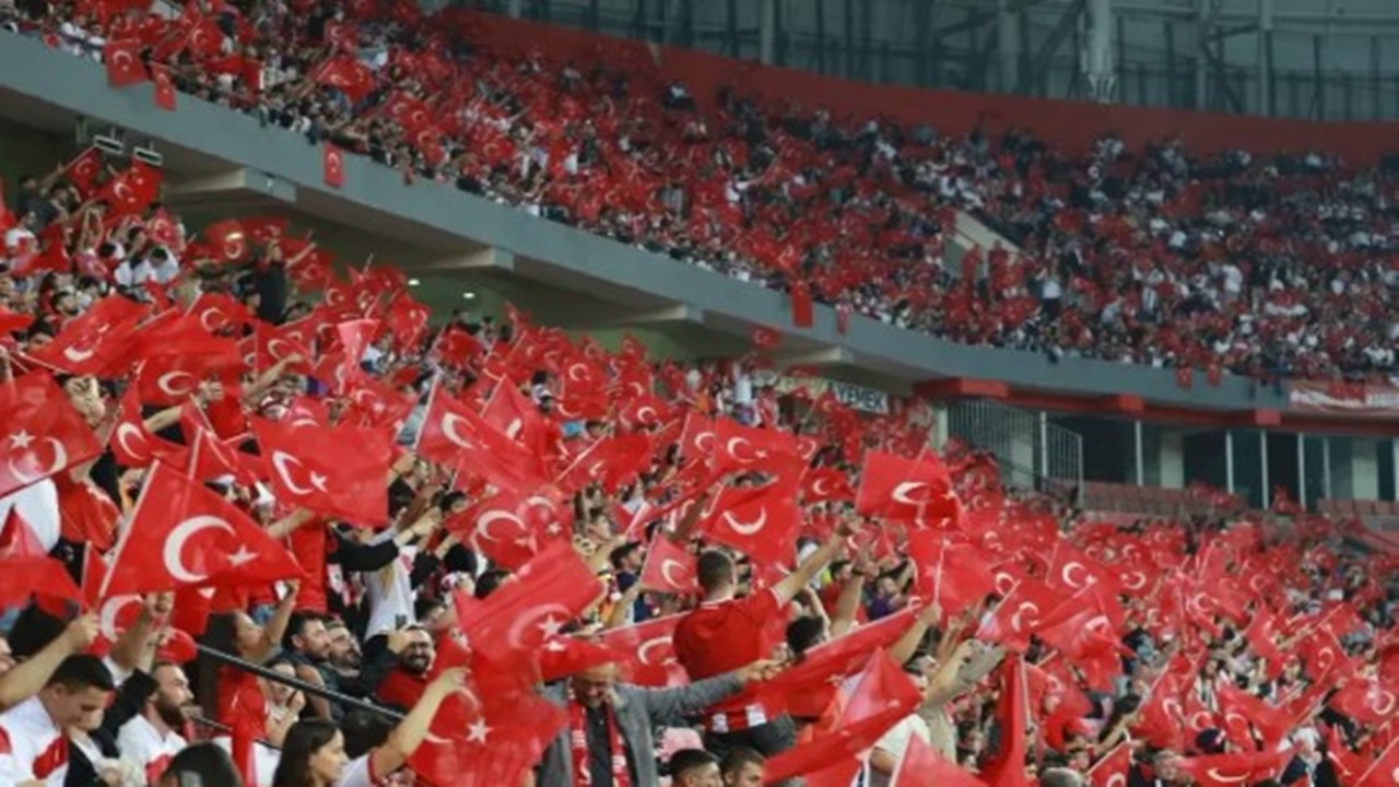 Türkiye Gürcistan maçı öncesi takdir toplayan karar