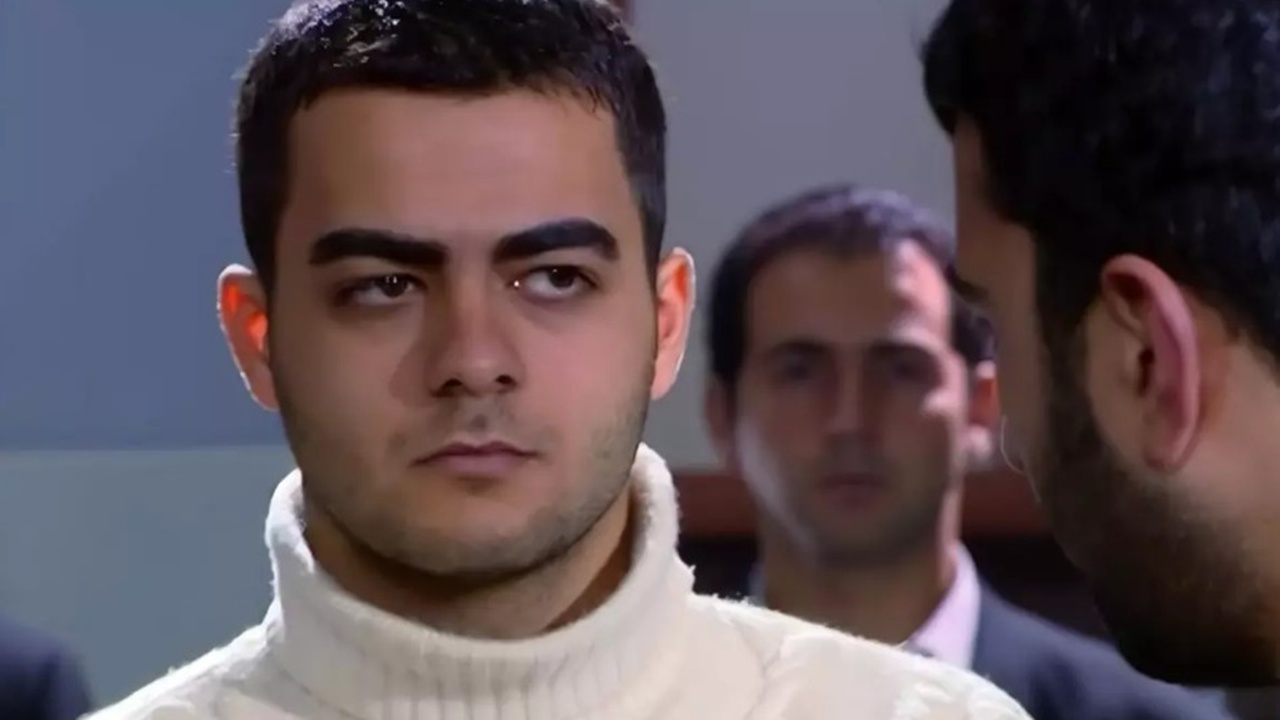 Vadinin “Ermiş”i evlendi! Kerem Fırtına, Spiker Gözde Şeker ile nikâh masasına oturdu
